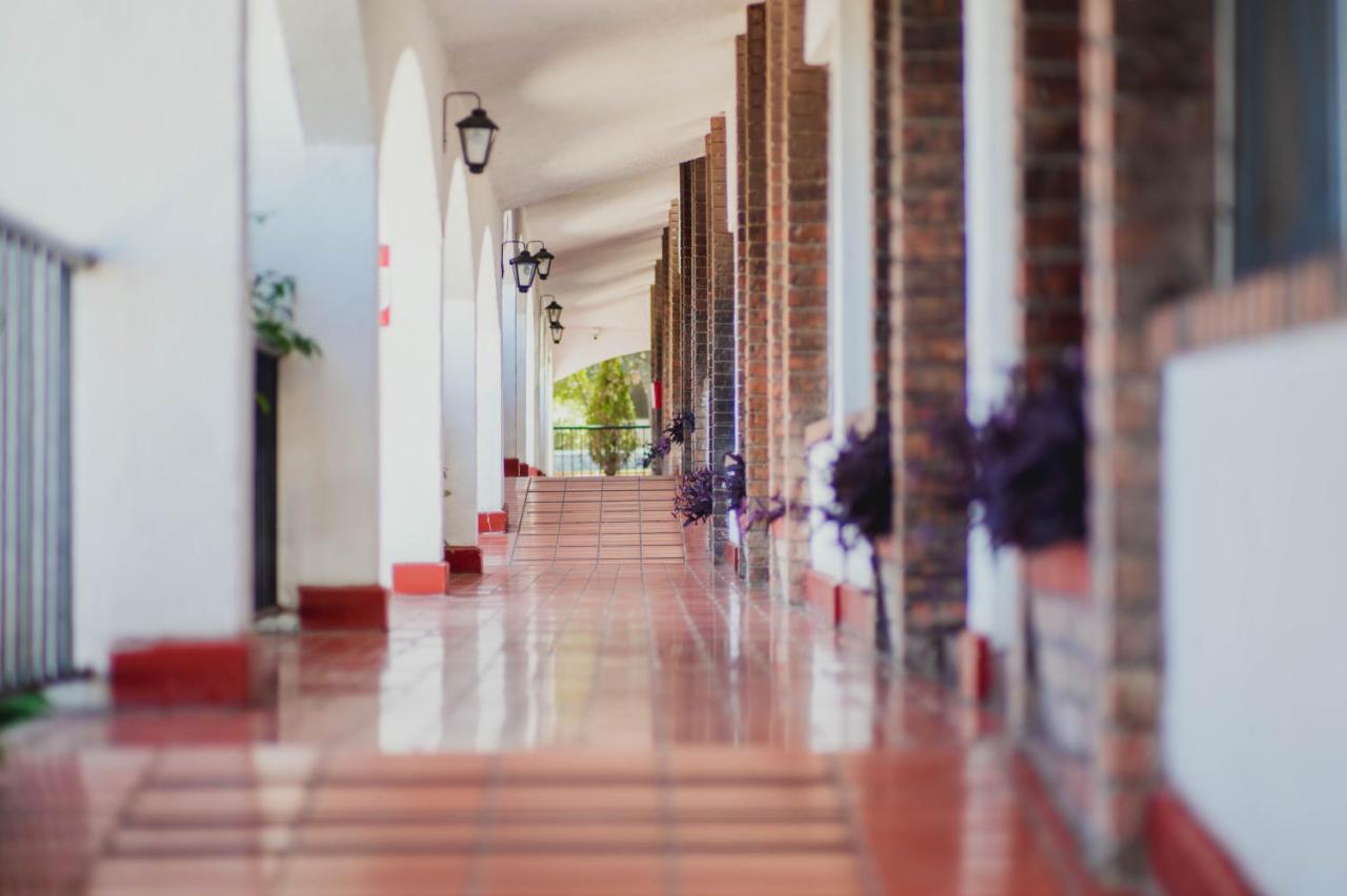 Hotel La Fuente, Saltillo Zewnętrze zdjęcie