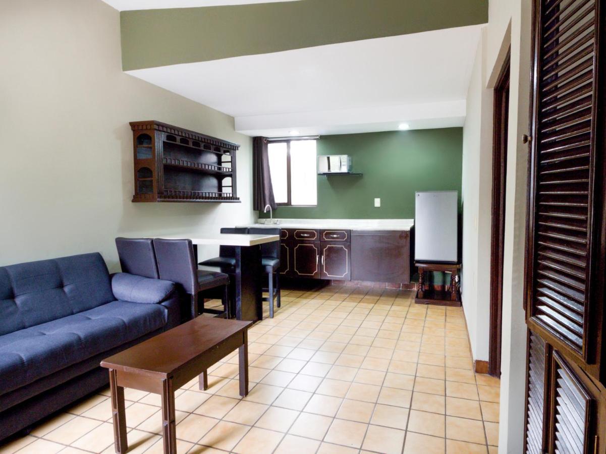 Hotel La Fuente, Saltillo Zewnętrze zdjęcie